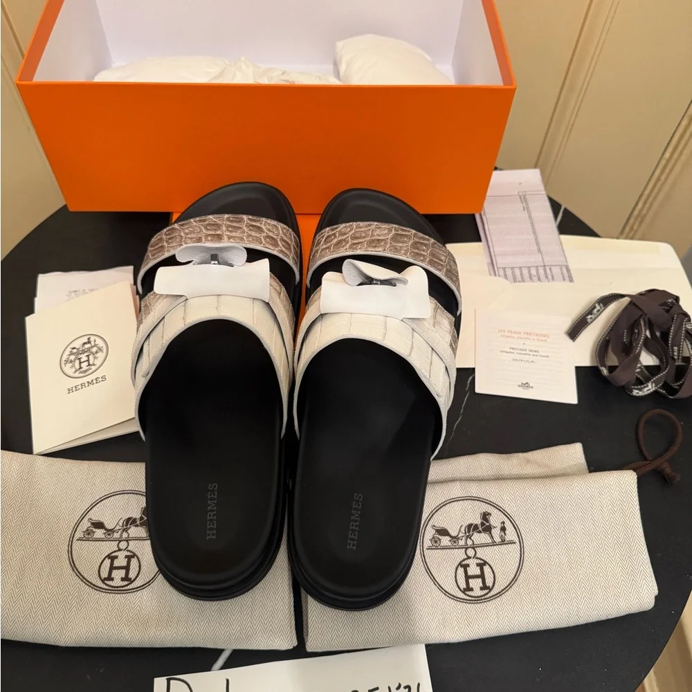 Hermes 2025 Jackson’s in Himalaya on Ruthenium Hardware (Size 46) - Picture 9 of 11